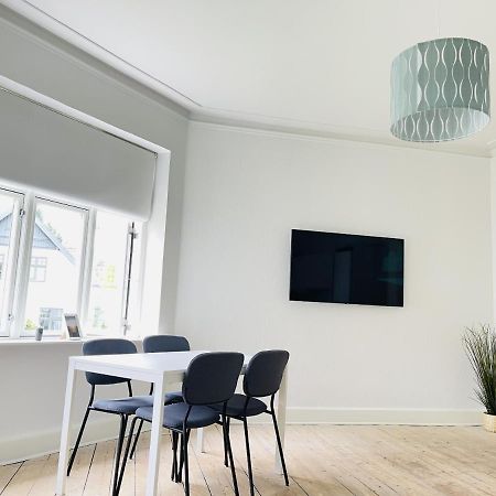 Aday - City Central Mansion - 1 Bedroom Apartment With Garden Aalborg Exterior photo