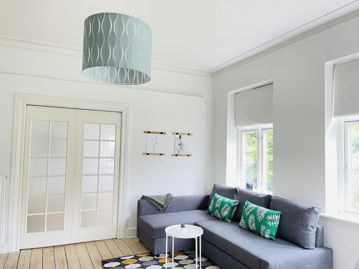 Aday - City Central Mansion - 1 Bedroom Apartment With Garden Aalborg Exterior photo