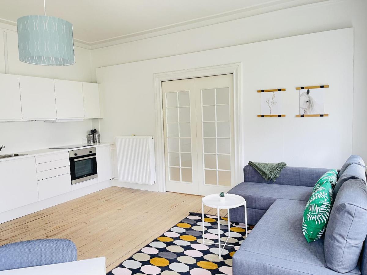 Aday - City Central Mansion - 1 Bedroom Apartment With Garden Aalborg Exterior photo